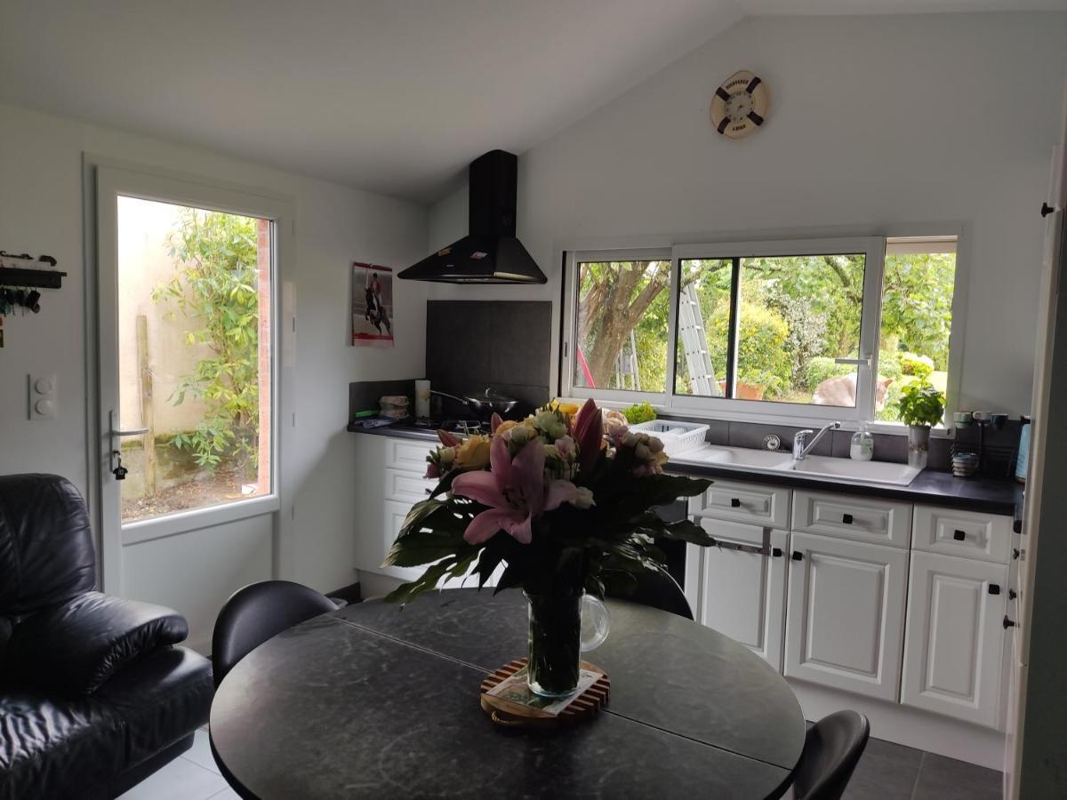 Maisonnette Cosy Bien Situee Dol-de-Bretagne Zewnętrze zdjęcie